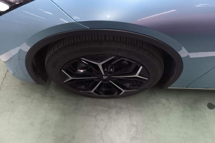 Used Deepal L07 2024 230Max Qiankun Intelligent Driving ADS SE Range-Extended Version
