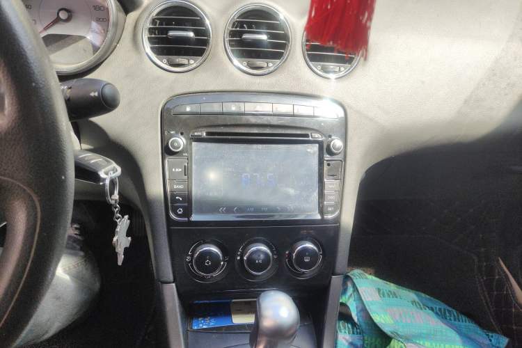 Used Peugeot 408 2013 2.0L Automatic Comfort Edition Audio And AC Panel