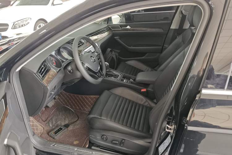 Used Volkswagen Magotan 2018 Facelift 330TSI DSG Luxury Model Driver Seat