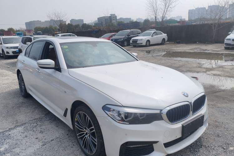 Used BMW 5 Series 2018 530Li Leading Model M Sport Package Front Right 45 Deg