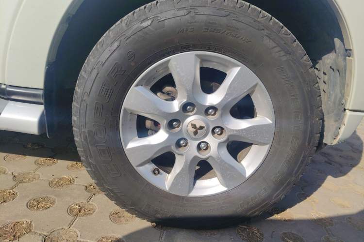 Used Mitsubishi Pajero 2015 3.0L Automatic Elite Plus Version China V Standard
