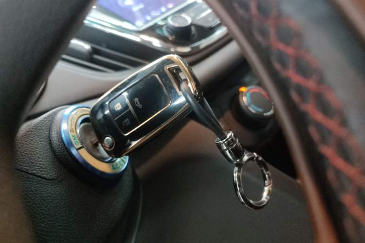 Used Chevrolet Monza 2020 Light Hybrid Redline 320T Dual-Clutch Joyful Edition
