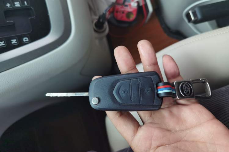 Used SAIC MAXUS G10 2015 2.0T Automatic Anniversary Edition