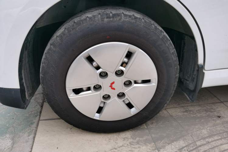 Used Wuling Yangguang 2024 300km Comfort Version with Sealed Windows 60kW
