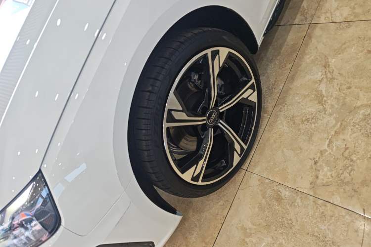 Used Audi A4L 2024 40 TFSI Luxury Dynamic Edition (Starry Night Version)
