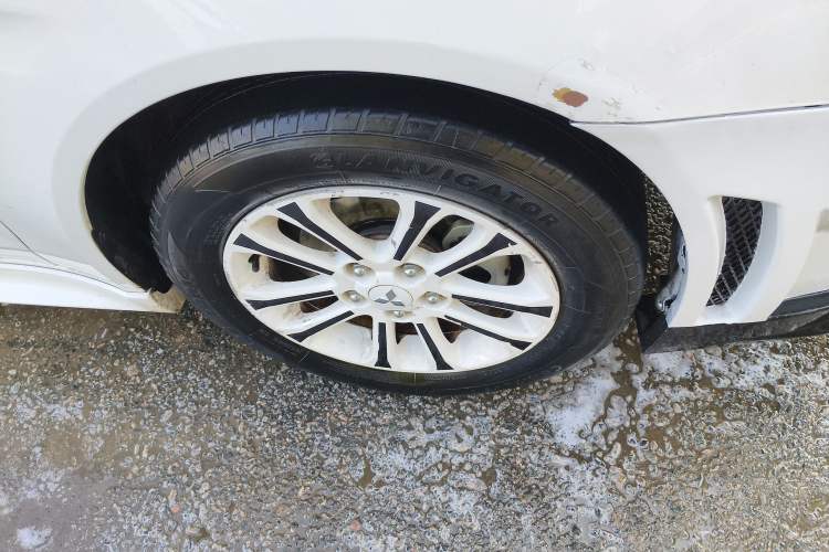 Used Mitsubishi Lancer EX 2012 Classic 1.8L CVT Black-and-White Edition
