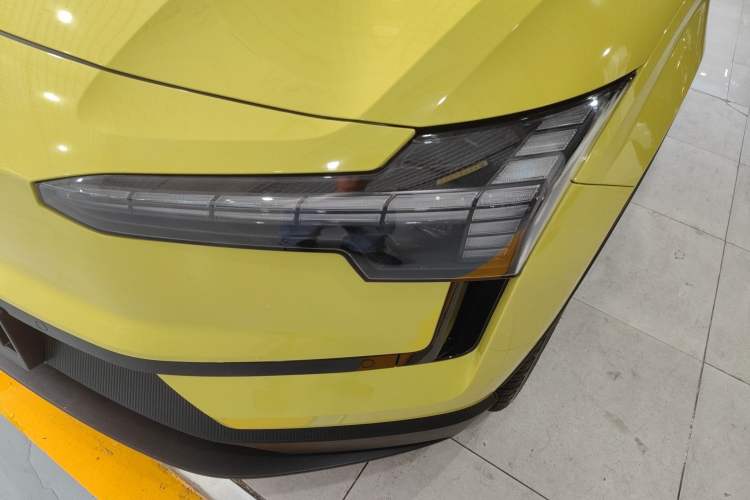 Used Volvo EX30 2025 Rear-Drive Long-Range Version Ultra Left Front Headlight