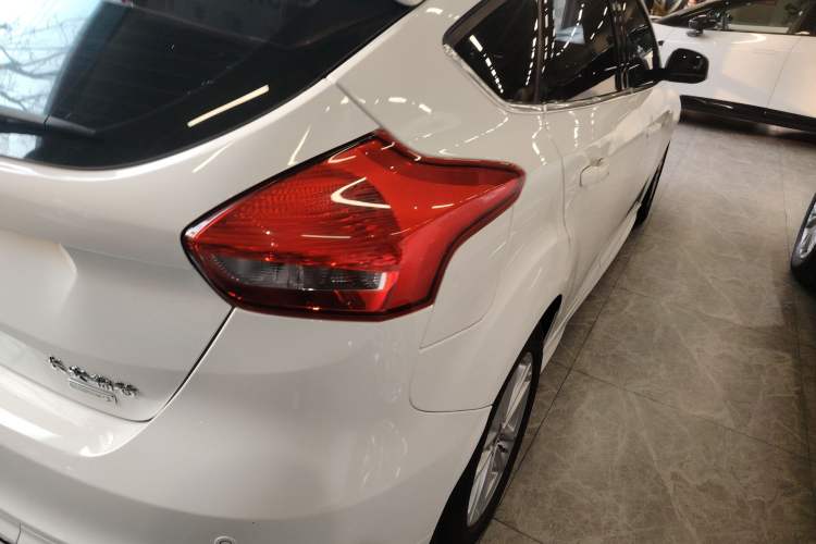 Used Ford Focus 2018 Hatchback Classic EcoBoost 180 Automatic Elite Model
