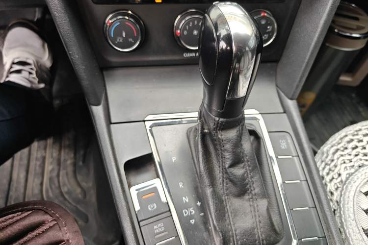 Used Volkswagen Lamando 2015 230TSI DSG Fashion Edition
