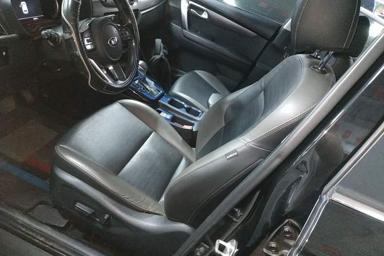 Used Kia Sportage R 2019 2.0L Automatic Smart Luxury Edition Left Front Seat