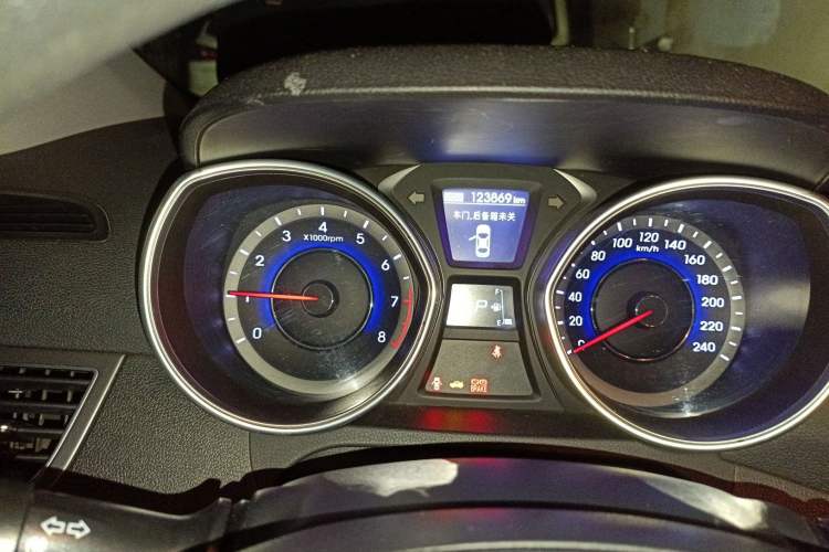 Used Hyundai Elantra (5th Generation / Langdong) 2016 1.6L Automatic Prestige Model