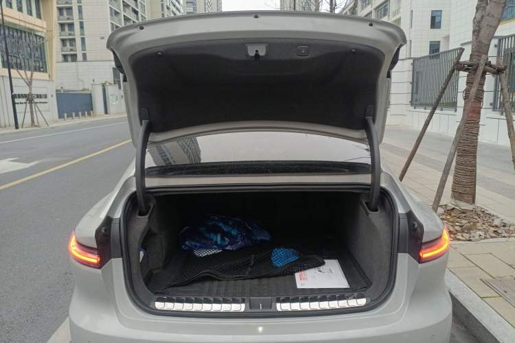 Used Nio ET7 2022 100kWh First Edition Trunk