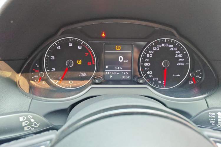 Used Audi Q5 2013 40 TFSI Technology Edition Instrument Cluster