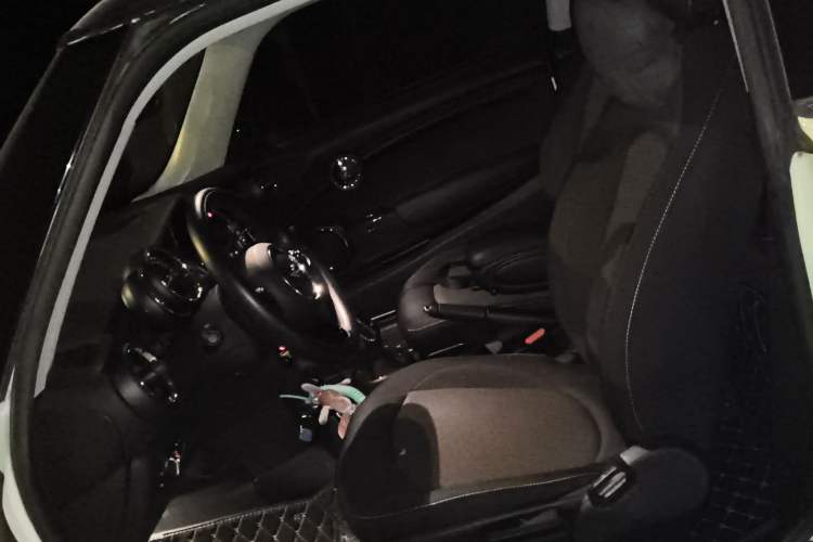 Used MINI 2018 1.5T ONE