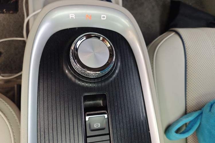 Used ORA Good Cat GT 2022 Mulan Edition 401 km Standard Range Gear Lever