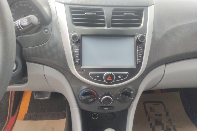 Used Hyundai Verna (older generation) 2014 1.4L Automatic Smart GLS Audio And AC Panel