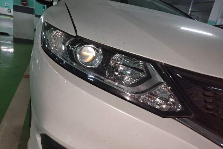 Used Honda Jade 2016 1.8L Automatic Comfort Version 5 Seats Right Front Headlight