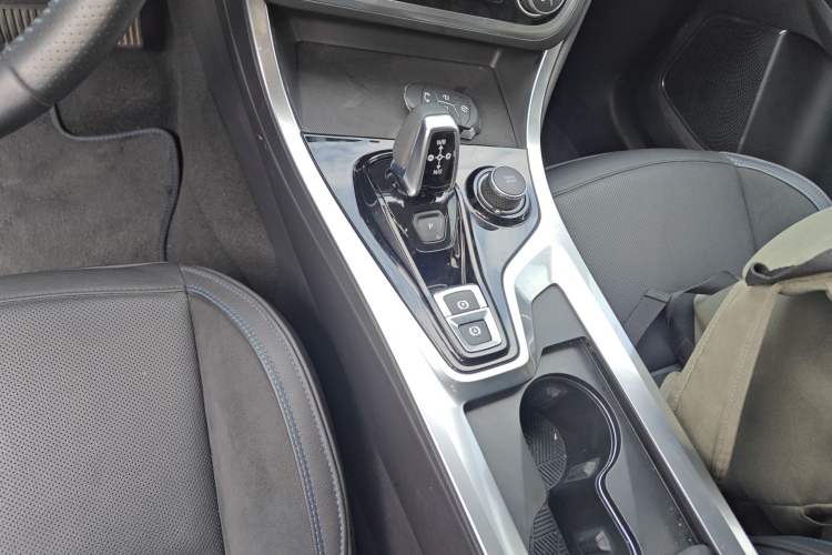 Used Lynk & Co 01 EM-P 2018 1.5T PHEV JingPro National Emission Standard V Gear Lever