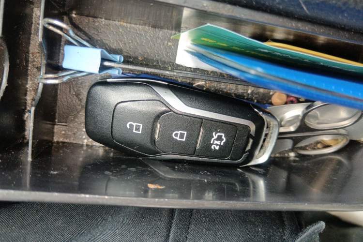 Used Ford Edge 2016 EcoBoost 245 Four-Wheel Drive Titanium Edition 7-Seater