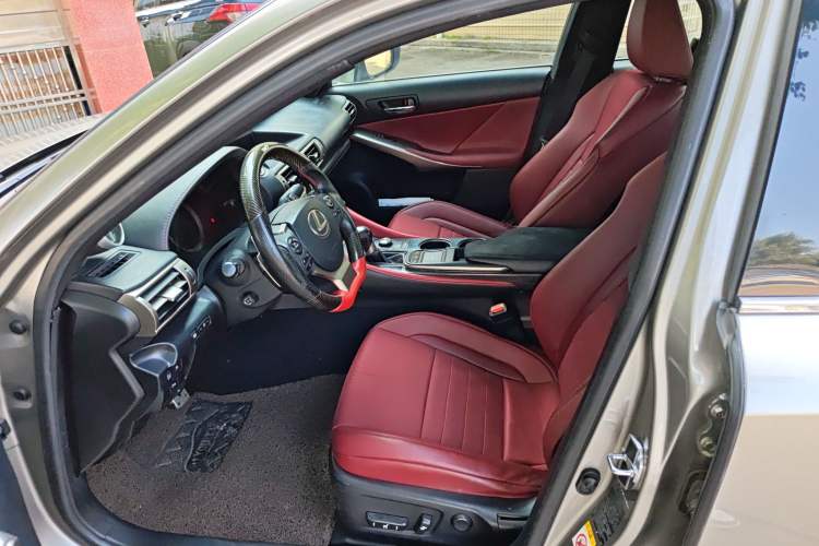 Used Lexus IS 2015 200t F SPORT
