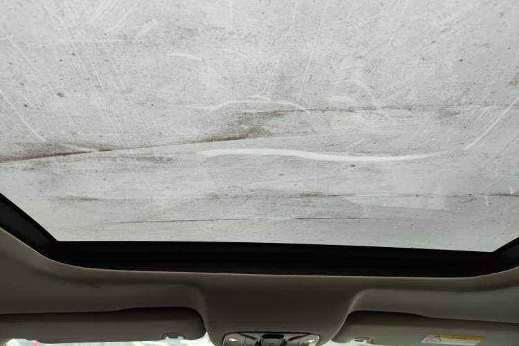 Used GAC Trumpchi GS8 2017 320T Two-Wheel Drive Luxury Smart Connectivity Version (7 Seats) Headliner