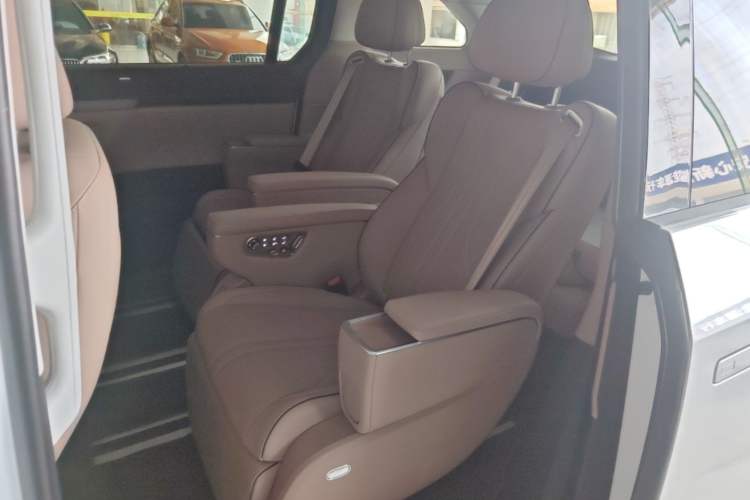 Used XPeng X9 2025 740 Ultra-Long Range Max Left Rear Seat