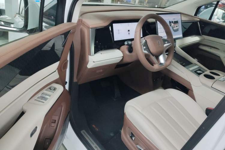 Used BYD Xia 2025 DM-i 1.5T 180km Beyond Edition
