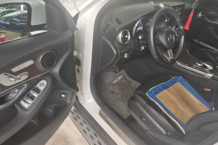 Used Mercedes-Benz GLC 2017 GLC 300 4MATIC Sport Edition