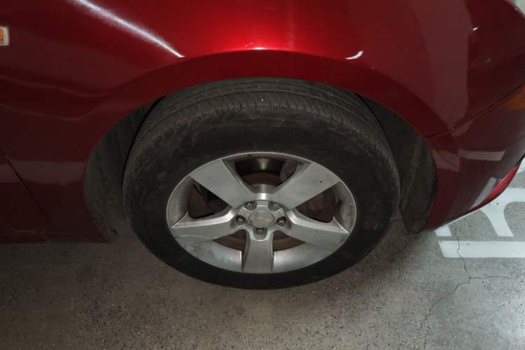 Used Chevrolet Cruze 2011 1.8L SE Automatic Right Front Wheel Hub