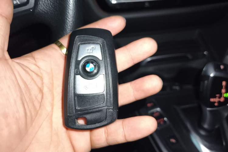 Used BMW 3 Series 2015 320Li Luxury Design Package
