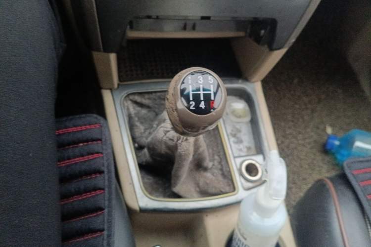 Used JMC Yuhu 7 2012 2.4T Two-Wheel Drive Manual Luxury Edition JX4D24
