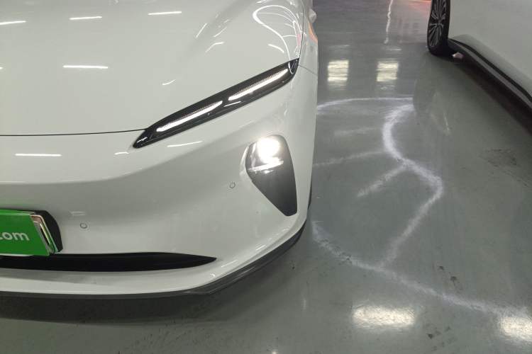 Used Nio ET5T 2024 100kWh Touring Left Front Headlight