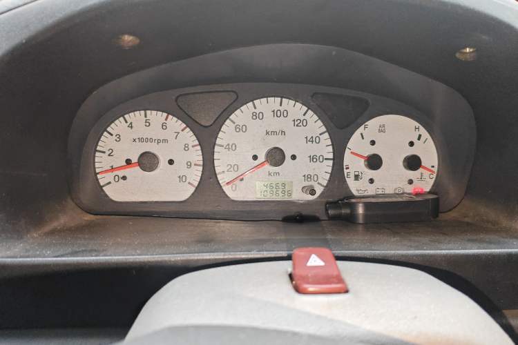 Used Suzuki Wagon R 2012 Entrepreneur Edition 1.0L Manual - Overdrive Type Instrument Cluster