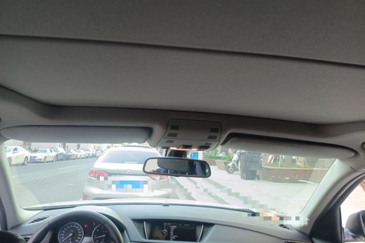 Used BMW X1 2015 sDrive18i Leading Edition
