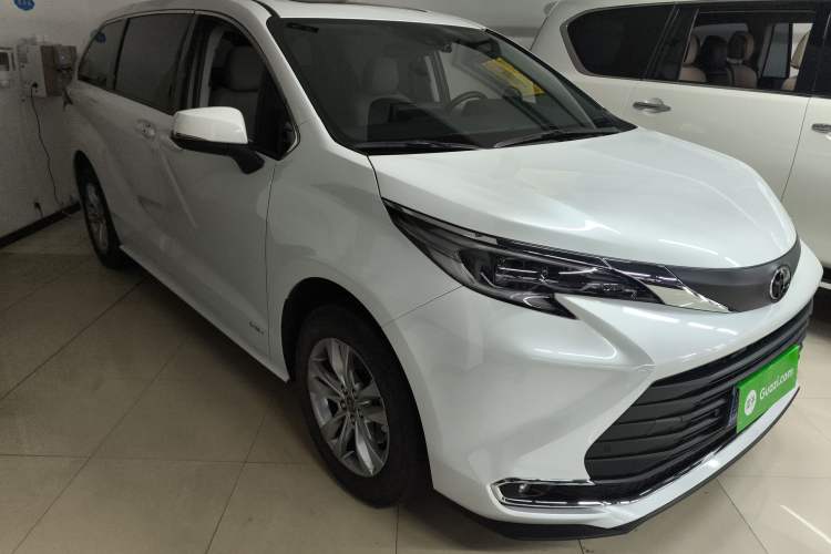Used Toyota Sienna 2024 2.5L Hybrid Comfort Edition
