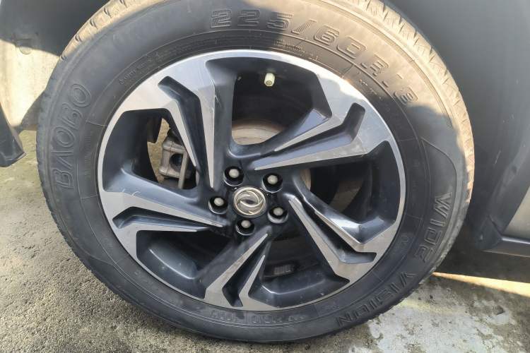 Used Dongfeng Aeolus AX7 2016 2.0L Automatic Zhiyi Trim