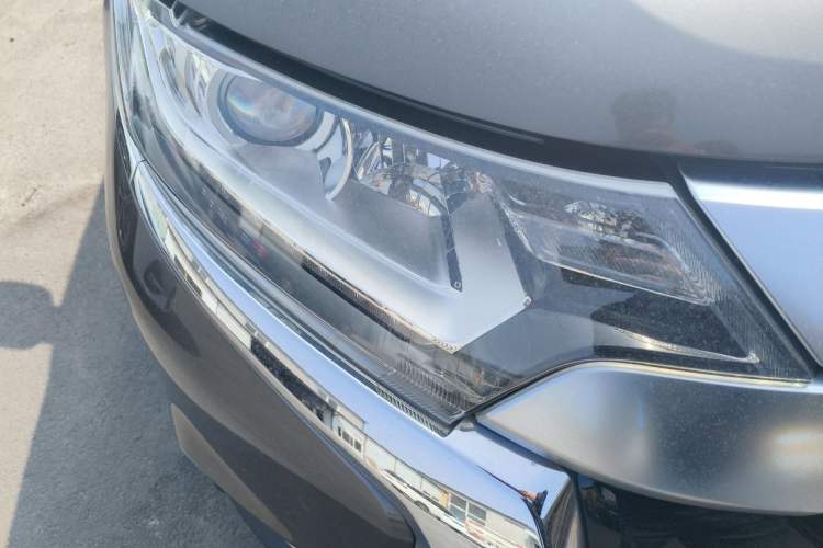 Used Mitsubishi Outlander 2019 2.0L Two-Wheel Drive Comfort Edition 5 Seats China VI Standard Right Front Headlight