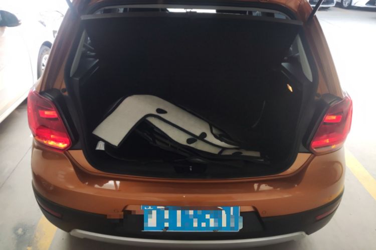 Used Volkswagen Polo 2016 1.6L Cross Polo Automatic Trunk