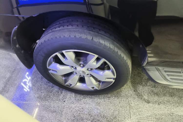 Used Ford Everest 2016 2.0T Gasoline Automatic 4x4 Flagship Edition Right Rear Wheel Hub