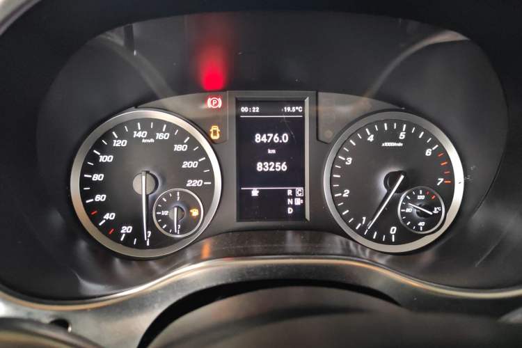 Used Mercedes-Benz Vito 2018 2.0T Business Version China VI Emission Standard Instrument Cluster