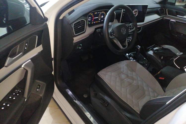 Used Volkswagen Tayron 2024 300TSI Two-Wheel-Drive Luxury Plus Advanced Version Driver Seat