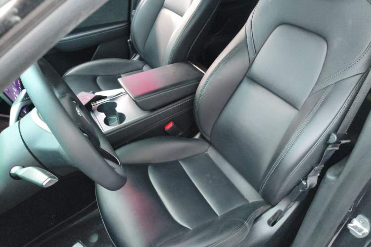 Used Tesla Model Y 2023 Rear-Wheel-Drive Version Left Front Seat