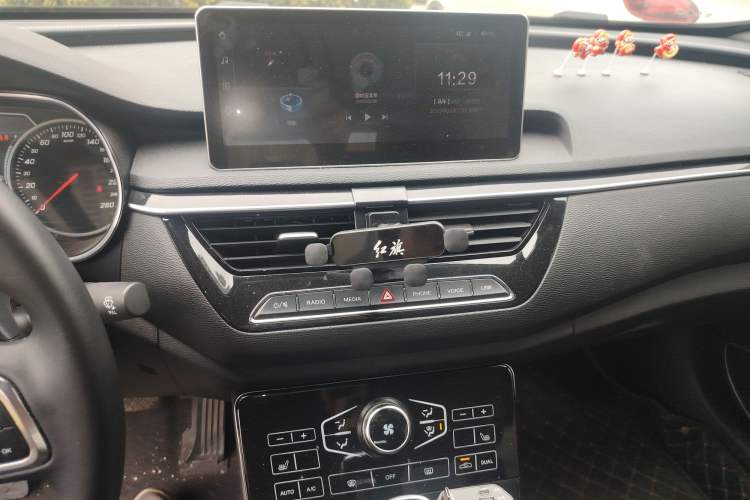 Used Hongqi H5 2019 30TD Smart Connect Dynamic Edition Audio And AC Panel