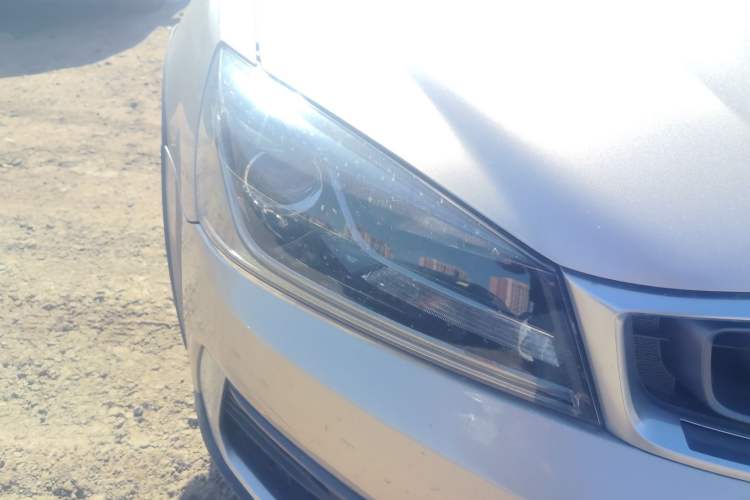 Used Geely Auto Vision S1 2018 1.4T CVT FENGXING Model Right Front Headlight