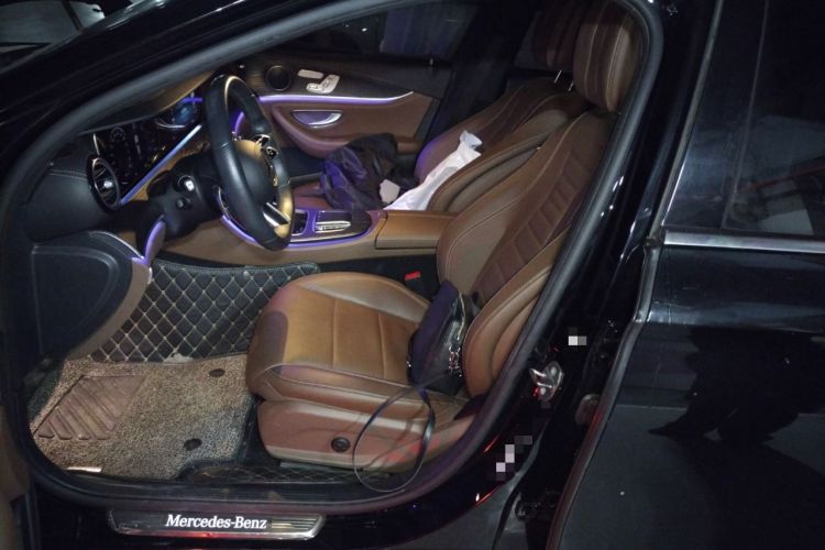 Used Mercedes-Benz E-Class New Energy 2022 Restyled E 350 e L Plug-in Hybrid Sports Sedan Left Front Seat