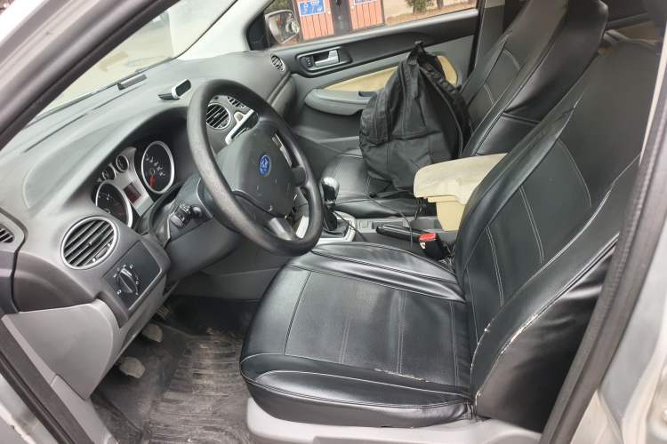 Used Ford Focus 2013 Hatchback Classic 1.8L Manual Base Model