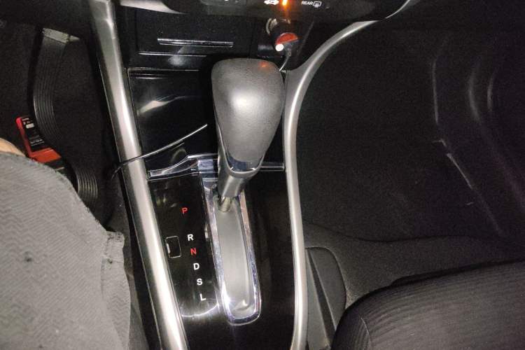 Used Honda Crider 2016 1.8L CVT Luxury Edition Gear Lever