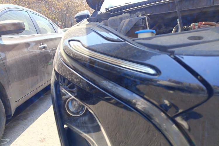 Used Hongqi E-QM5 2022 431 km Charge & Enjoy Edition Right Front Headlight