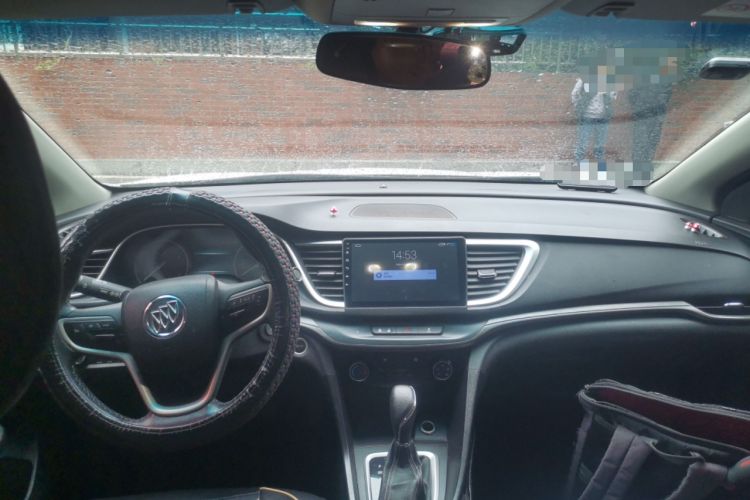 Used Buick GT 2018 18T Automatic Elite Model Center Console