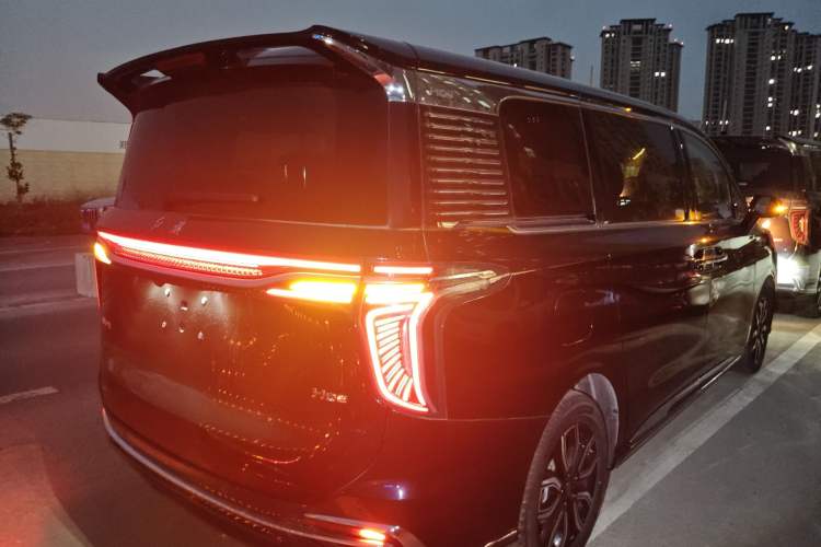 Used Hongqi HQ9 2023 2.0T Smart Connect Flagship Edition